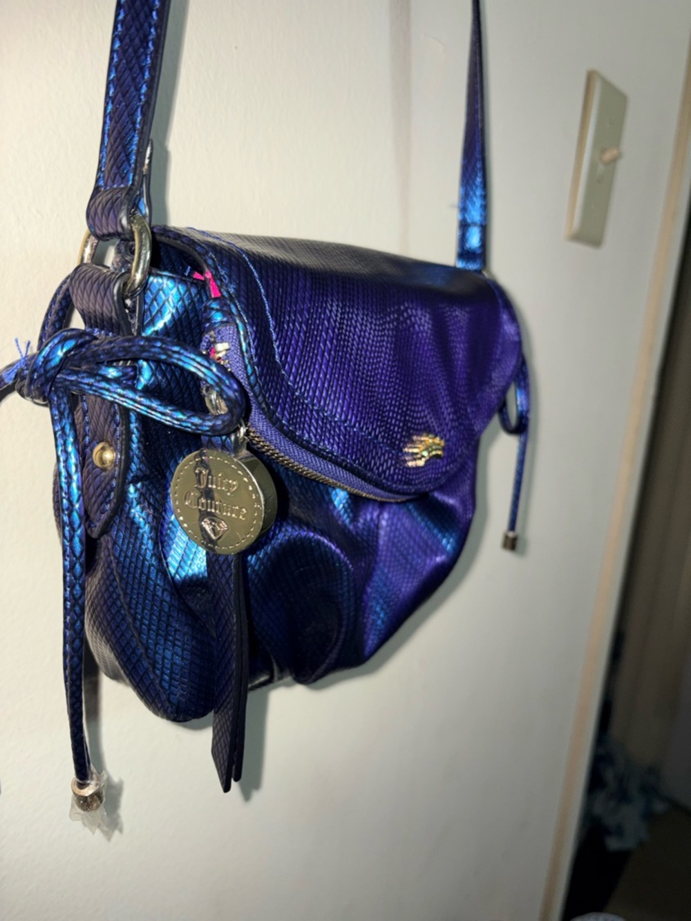 Juicy Couture Metallic Blue/Purple Crossbody Shoulder Bag w/ gold charm - Picture 7 of 8